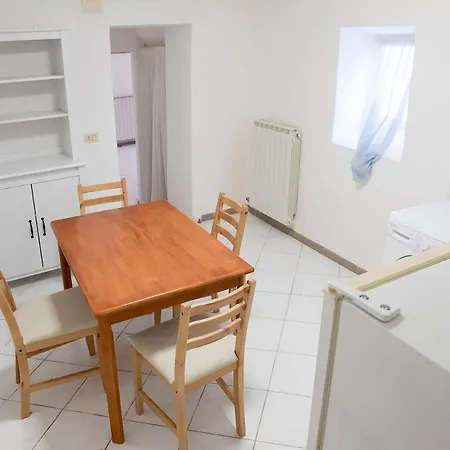 N141 - Numana, Delizioso Bilocale Lungo La Celebre Costarella Apartman