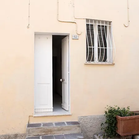 N141 - Numana, Delizioso Bilocale Lungo La Celebre Costarella Numana